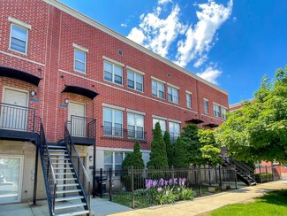 757 W Evergreen Ave Unit A, Chicago, IL 60610