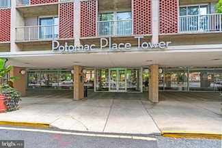 800 4th St SW Unit N123, Washington, DC 20024