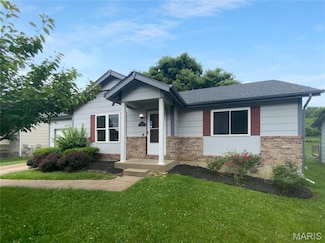 2118 Hungerford Dr, Florissant, MO 63031