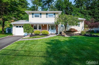 423 Wakefield Dr, Metuchen, NJ 08840