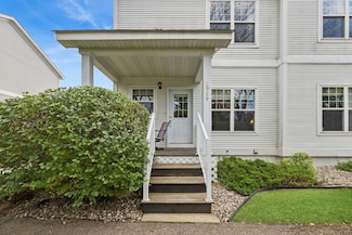 2929 Hemingway Dr Unit 123, Chaska, MN 55318