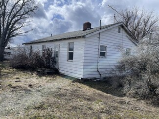 1220 Joe Wright Rd, Klamath Falls, OR 97603