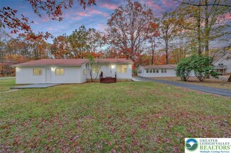 752 Toll Rd, Effort, PA 18330