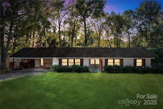 809 Briarcliff Rd, Gastonia, NC 28056