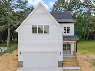 565 Mcmurray Dr, Nashville, TN 37211