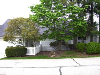 2069 Saxony Dr, Akron, OH 44313