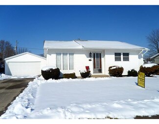 5209 Redbud Ln, South Bend, IN 46619