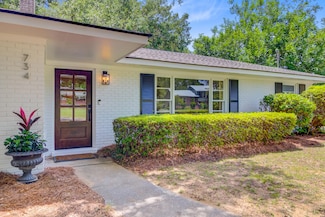 734 Fort Sumter Dr, Charleston, SC 29412