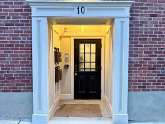 10 Leyden St Unit 1, Plymouth, MA 02360