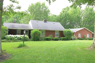 202 Arbuckle Rd, Erie, PA 16509