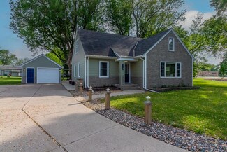 119 Sunset Cir, Le Sueur, MN 56058