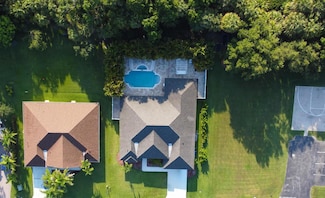832 Alexandra Ave SW, Vero Beach, FL 32968