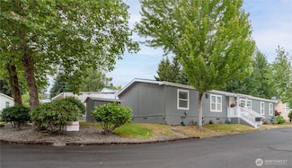 1010 NW Mahogany Ln, Silverdale, WA 98383