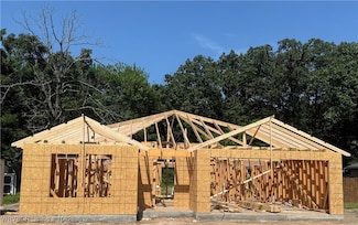 1004 S Hugo St, Muldrow, OK 74948