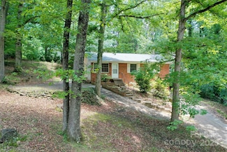 25 Evelake Dr, Asheville, NC 28806