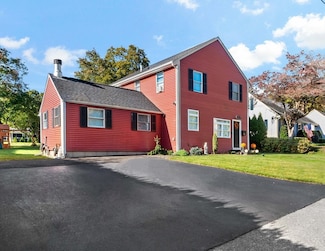 135 Grove Ave, Somerset, MA 02726