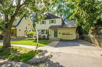 125 Amsterdam Rd, Rochester, NY 14610
