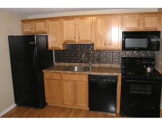 151 King St Unit 210, Franklin, MA 02038