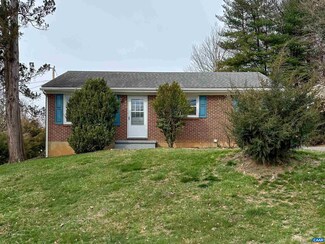 504 Hoover St, Staunton, VA 24401