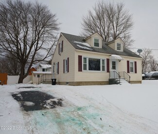 27 Railroad Ave, Stillwater, NY 12170