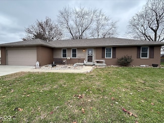 950 Cottonwood Dr, Columbus, IN 47203