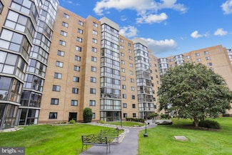 3330 N Leisure World Blvd Unit 5-722, Silver Spring, MD 20906