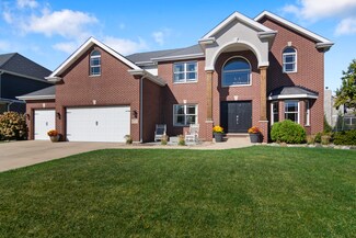 10372 Silver Maple Dr, Saint John, IN 46373