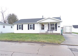916 19th St, Vienna, WV 26105
