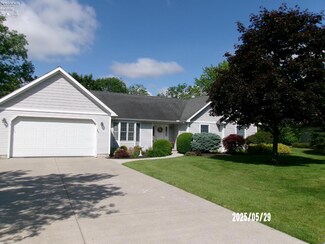 80 S Brookside Dr, Oak Harbor, OH 43449