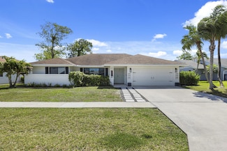 822 Azure Ave, Wellington, FL 33414