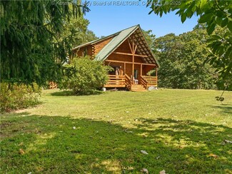5022 New River Rd, Sandstone, WV 25985