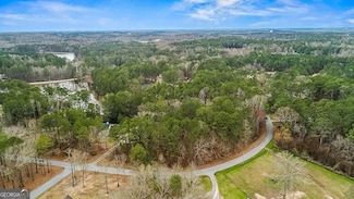 595 N Lake Cir, Oxford, GA 30054