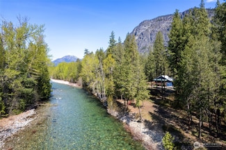 225C Lost River Rd, Mazama, WA 98833