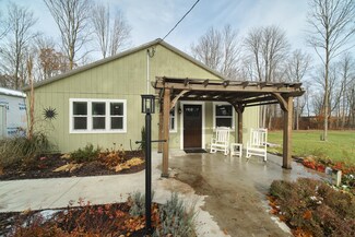 8775 104th Ave, Pentwater, MI 49449