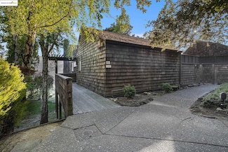218 The Knoll, Orinda, CA 94563