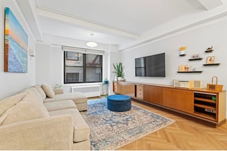 440 W End Ave Unit 8E, New York, NY 10024