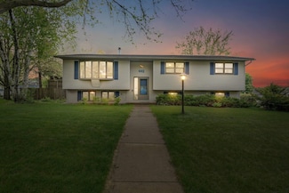 442 Lori Ln, Cottage Grove, WI 53527