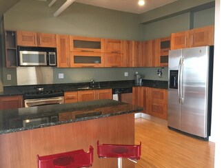 210 South St Unit 75, Boston, MA 02111