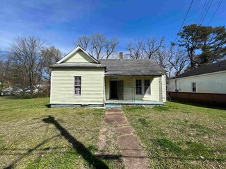 232 Laconte St, Jackson, TN 38301