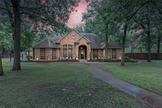 320 Rustic Oaks Rd, Seagoville, TX 75159