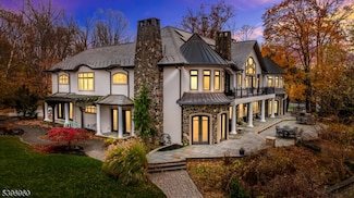 15 Auriemma Ct, Landing, NJ 07850