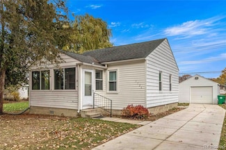 1726 Helen St, Garden City, MI 48135