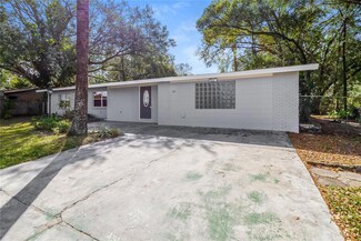 1197 W Lakeview Cir, Altamonte Springs, FL 32714