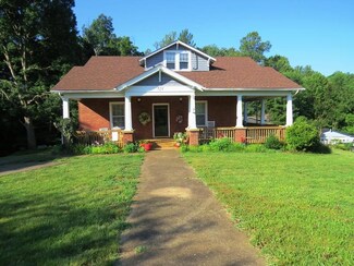 521 Field Ave, Fieldale, VA 24089