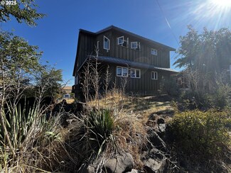 509 Lloyd Ave, Maupin, OR 97037