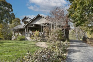 40 Francis Ave, Crystal Lake, IL 60014