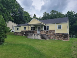 32 Opal Rd, Rossville, GA 30741