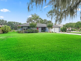5540 E Harbor Dr, Fruitland Park, FL 34731