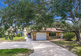 760 Azure Rd, Venice, FL 34293