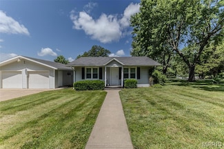 1341 Thomas Dr, Lebanon, MO 65536